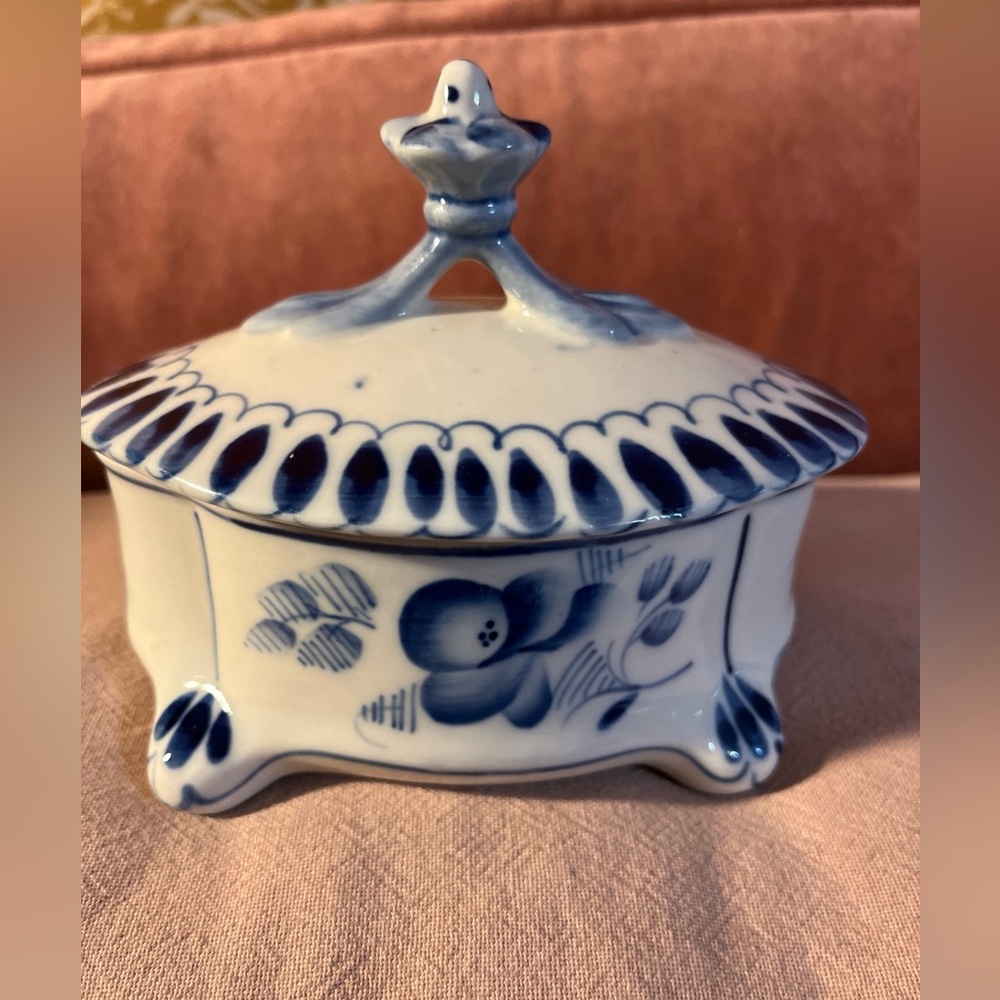Vintage Gzhel Factory Soviet Union Era Stamped Trinket Box Hand Painted 1970’s